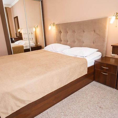 Hotel 18 ลวีฟ ภายนอก รูปภาพ